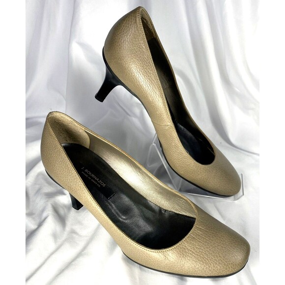 J. Bournazos Women's EU 40 US 9.5 Beige Heel Round Toe Slip-On Leather Pumps - Picture 1 of 7